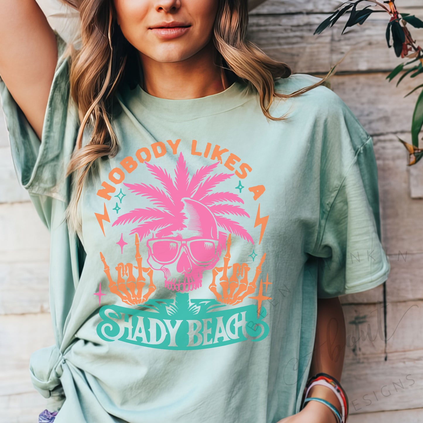 NOBODY LIKES A SHADY BEACH OVERSIZED GRAPHIC TEE  CHALKY MINT