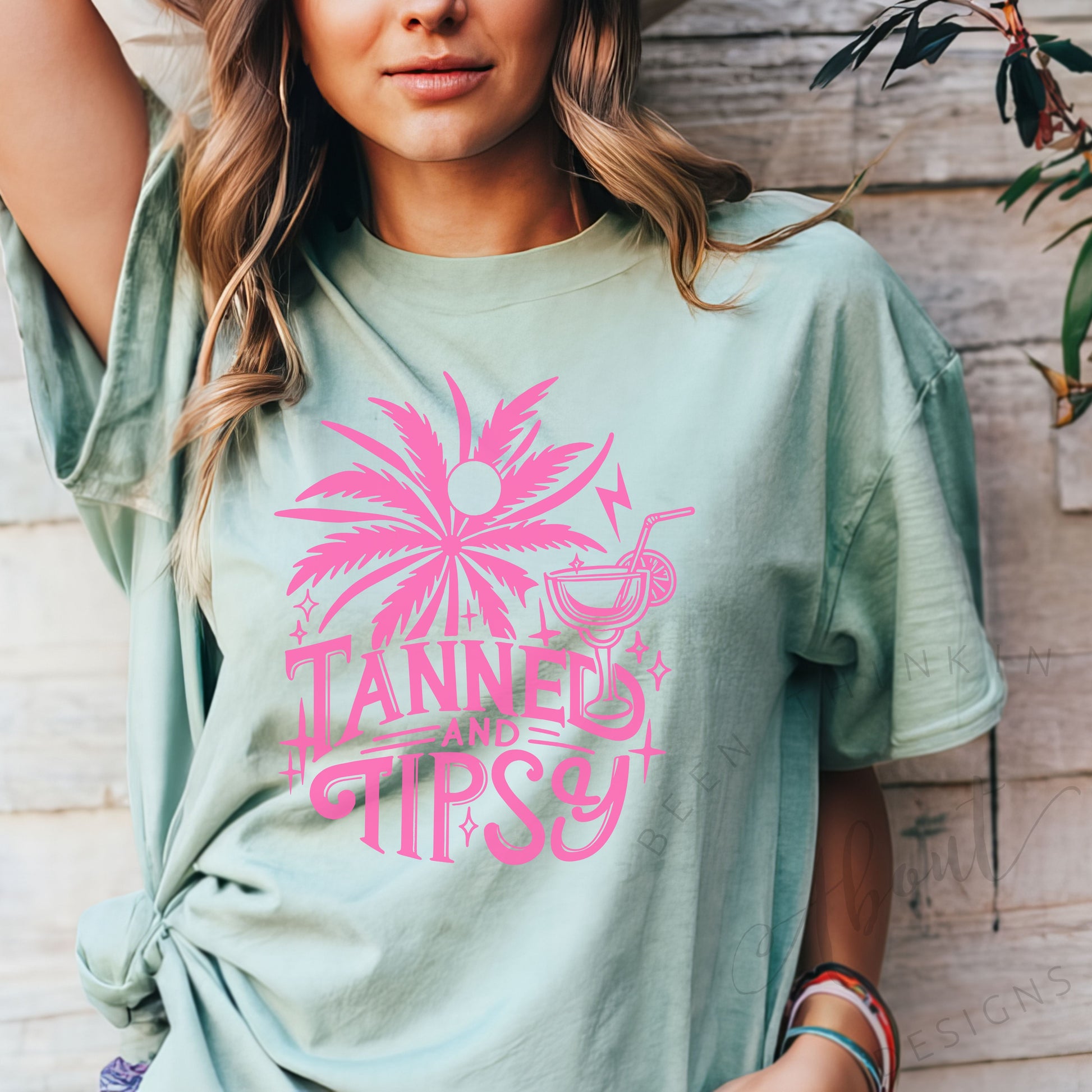 TANNED AND TIPSY OVERSIZED GRAPHIC TEE  CHALKY MINT