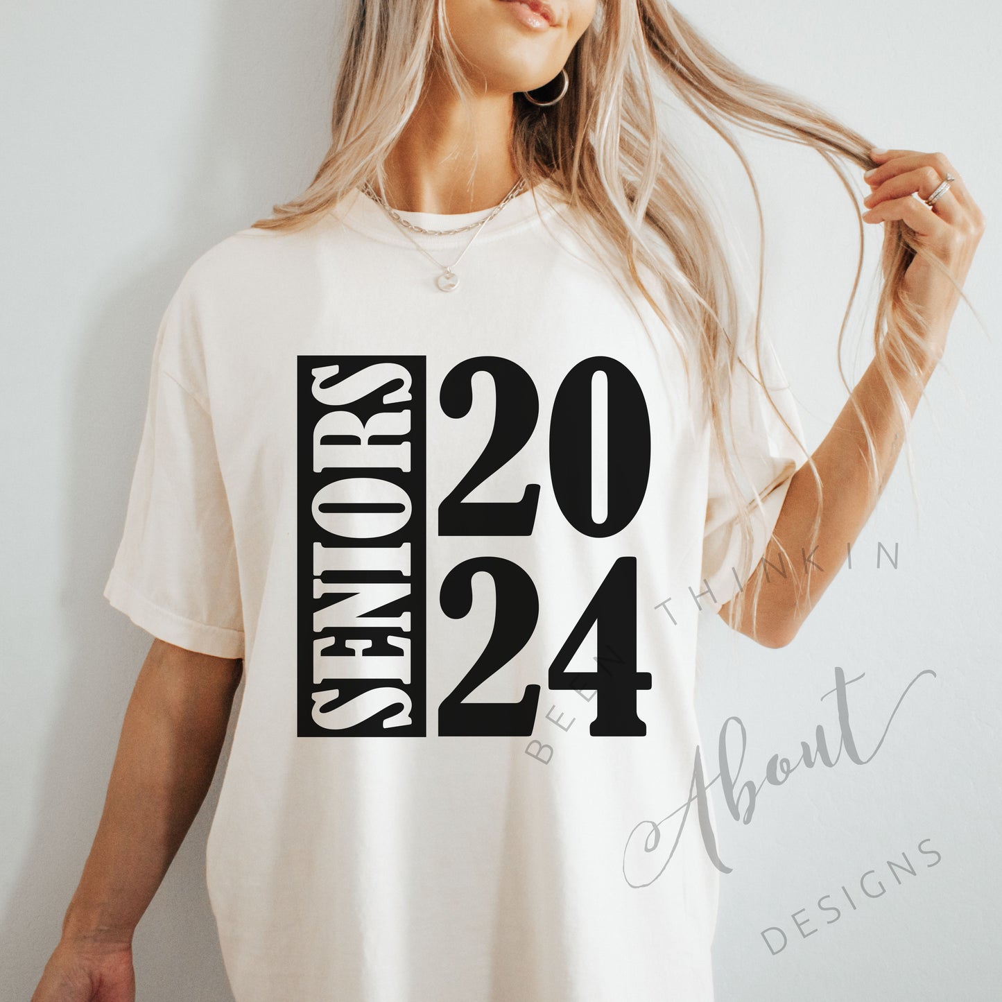 SENIORS / GRADUATE 2024 T SHIRT Ivory